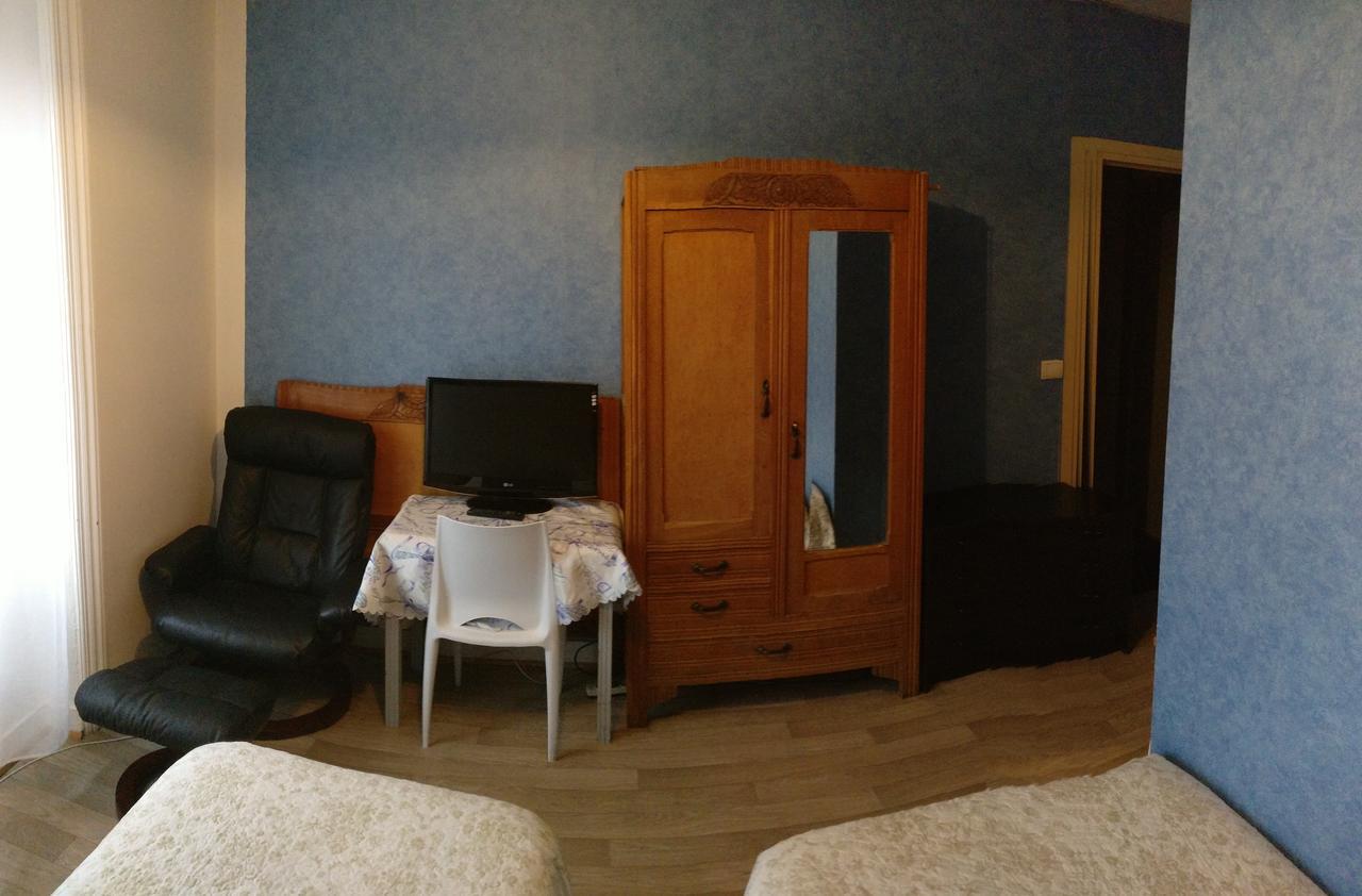 Hotel Le Chatiague Tence Exteriör bild